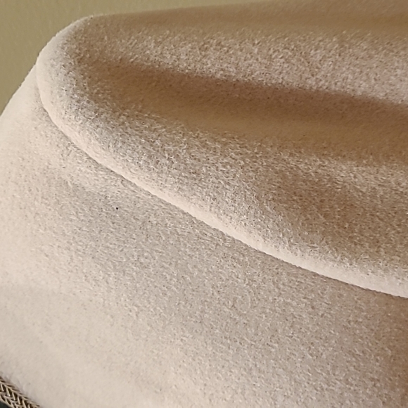 Giorgio Armani cashmere coat with beautiful trim. Size 42 / US 8 Made in Italy - Picture 4 of 12